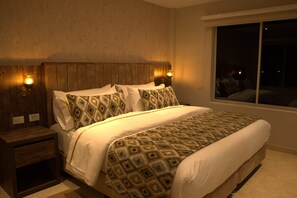 Deluxe tweepersoonskamer | Een minibar, gratis wifi, beddengoed