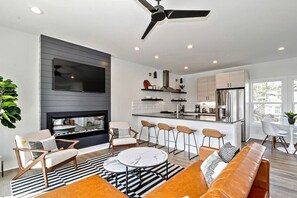 Téléviseur connecté, foyer