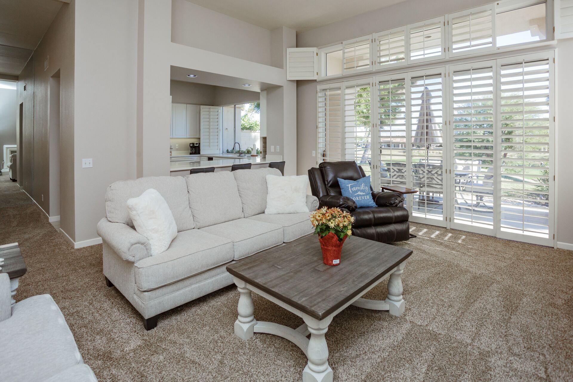 Smart-tv och eldstad