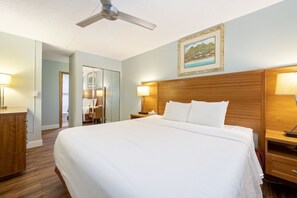 2 bedrooms, iron/ironing board, free WiFi, bed sheets - Oceanfront 2 bedroom suite in Sunny Kihei (Kihei)