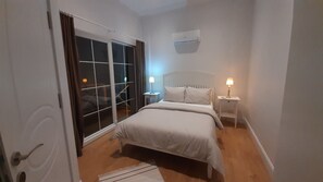 5 chambres, fer et planche à repasser, lit de bébé portatif, Wi-Fi