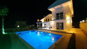 Piscine extérieure, piscine chauffée
