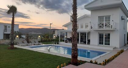 Cozy Winter Villa with Heated Pool. Toscana feeling by foça