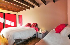 4 bedrooms, iron/ironing board, travel crib, free WiFi