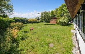 Property grounds - Beautiful home in Samsø with WiFi (Samsø)