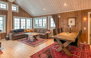 تناول الطعام