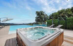 Pool - Nice home in Les Adrets-de-l'Estére (Les Adrets-de-l'Estére)