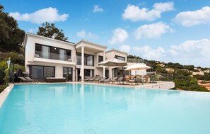 Pool - Nice home in Les Adrets-de-l'Estére (Les Adrets-de-l'Estére)