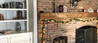 Recently remodeled Colonial-style home with room for the whole family!