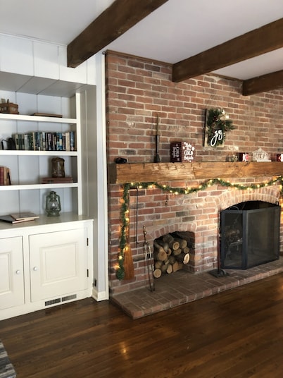 Recently remodeled Colonial-style home with room for the whole family!