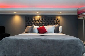 8 bedrooms, iron/ironing board, WiFi, bed sheets