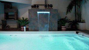 Piscine couverte, piscine extérieure