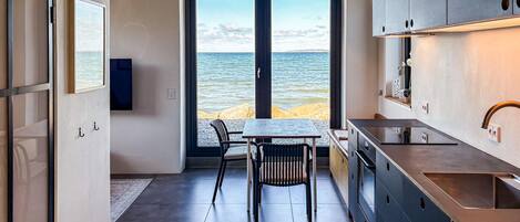 Oven, stovetop, dishwasher