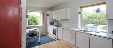 Køleskab, ovn, kogeplade, opvaskemaskine