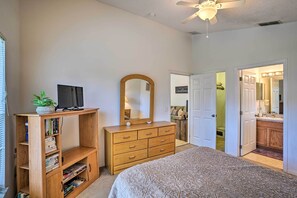 3 bedrooms, desk, iron/ironing board, Internet