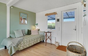 2 bedrooms, travel cot, free WiFi