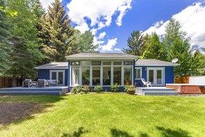 Terrace/patio - Cozy Ketchum Home - Dog-Friendly Yard, Hot Tub! (Ketchum)