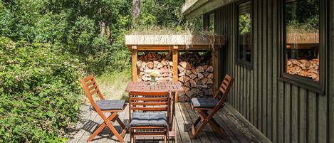 تناول الطعام بالخارج