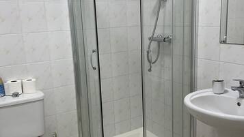 Classic Double Room | Bathroom shower