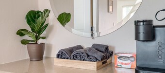 Downtown Tucson Private Studio Stay Near Mall UofA Mall Restaurants Shops Movies