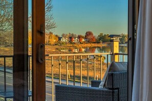 Interior - Luxury Lakefront Home, Great Location for Family, Best Home Office Setup, Near Denver (Arvada)