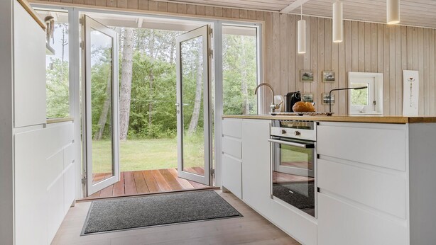 Kaffetrakter/tekoker, kjøleskap, mikrobølgeovn og kokeplater