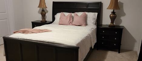 4 bedrooms, iron/ironing board, free WiFi, bed sheets