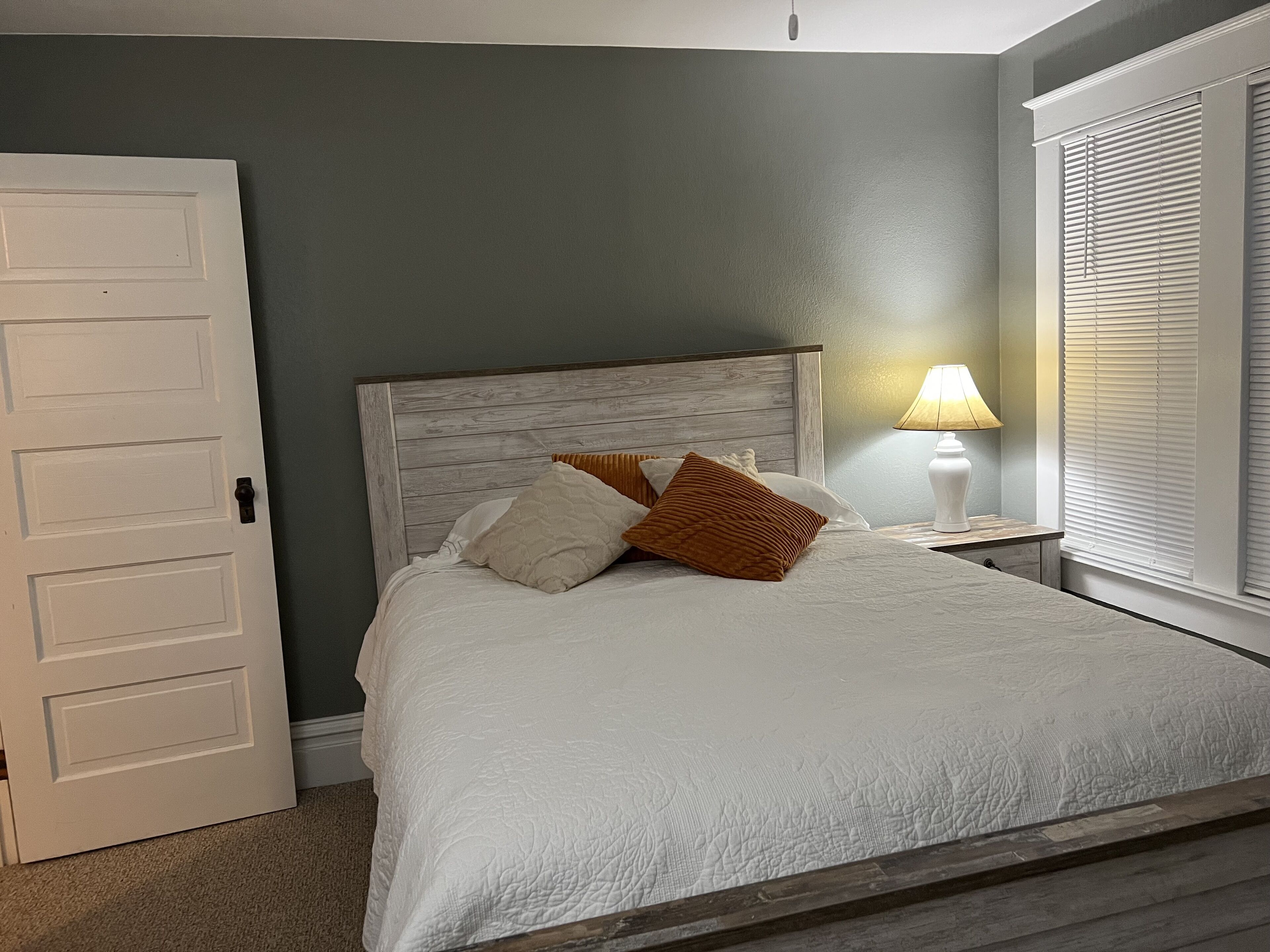 4 soverom, strykejern/-brett, wi-fi (inkludert) og sengetøy