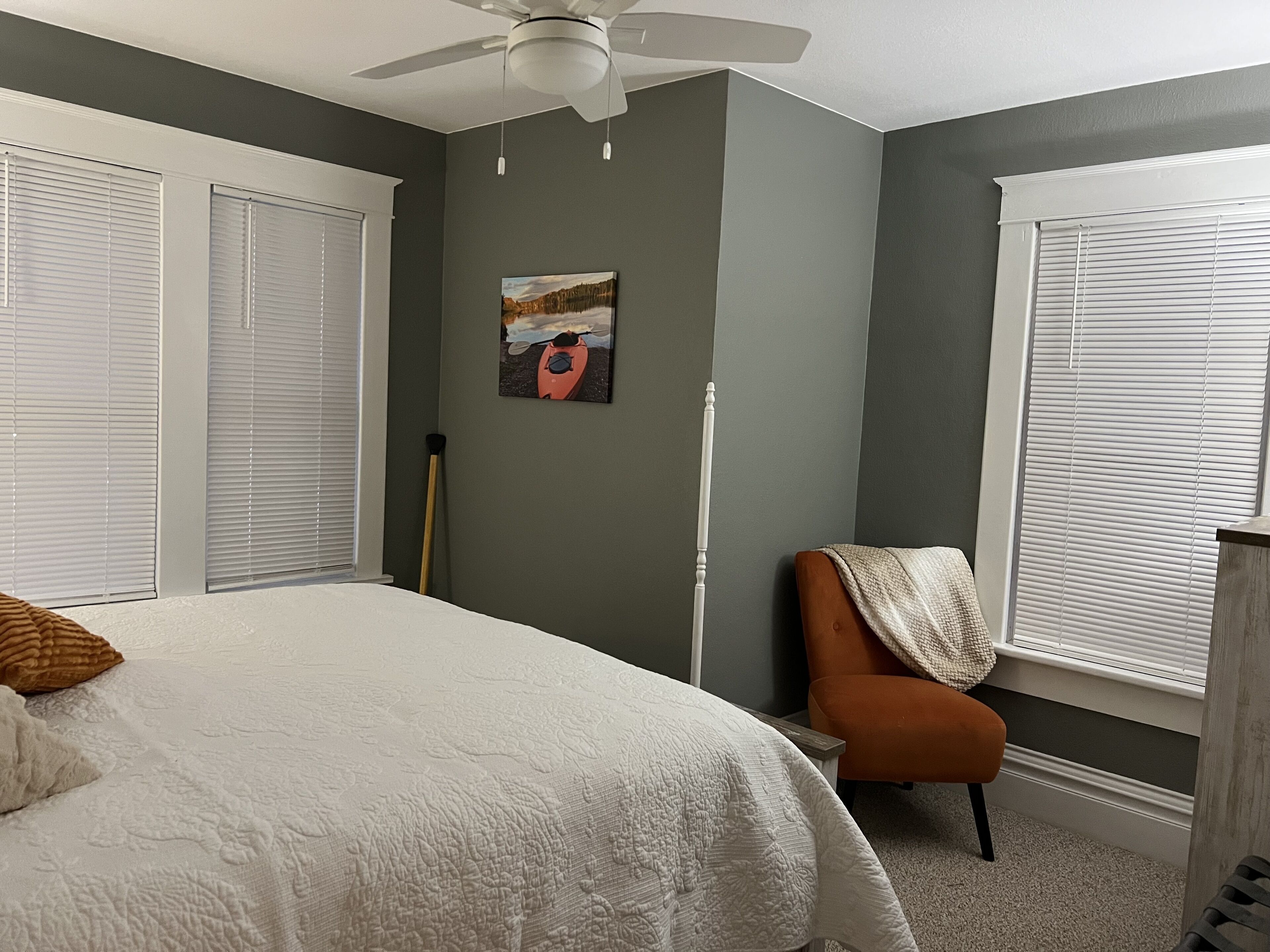 4 soverom, strykejern/-brett, wi-fi (inkludert) og sengetøy