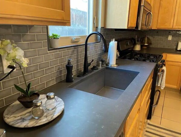 Fridge, microwave, oven, stovetop