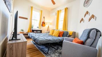 1 soveværelse, skrivebord, strygejern/strygebræt, weekendseng