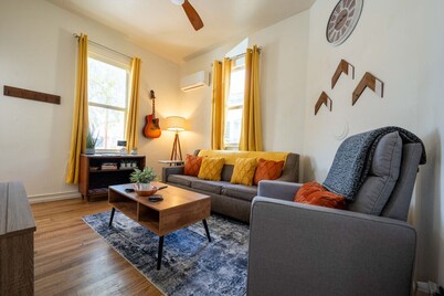 Charming 1BR Basecamp | Close to UofA