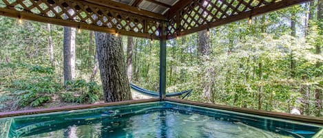Bain à remous extérieur