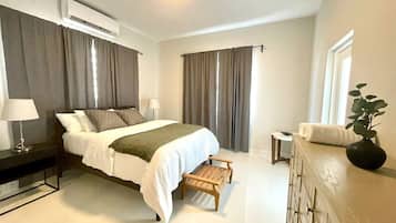 3 bedrooms, desk, iron/ironing board, WiFi