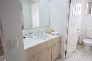 Shower, free toiletries, hair dryer, towels