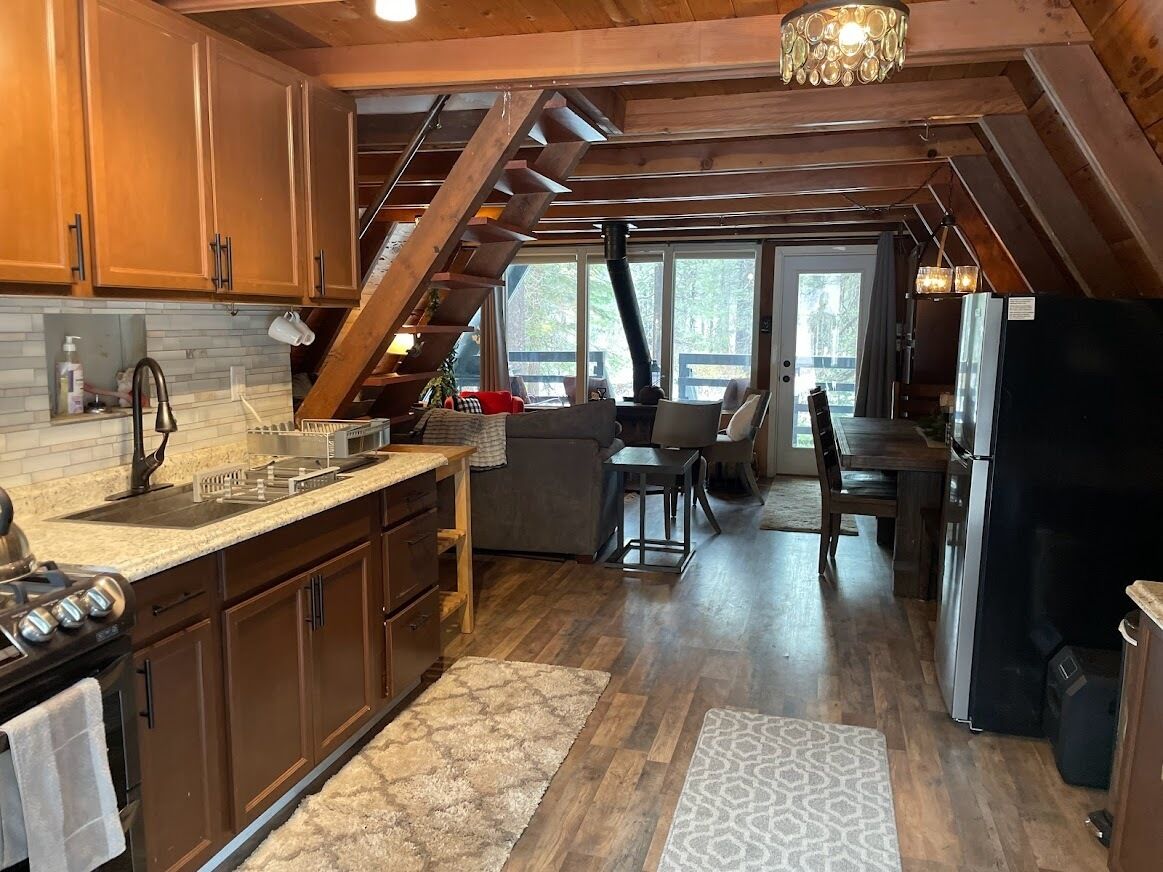 ثلاجة، ميكروويف، فرن، موقد طهي مسطح