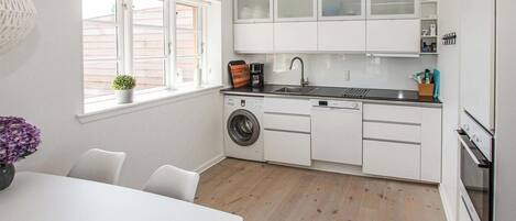 Køleskab, ovn, kogeplade, opvaskemaskine