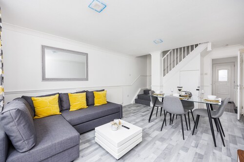 Lovely 2 Bed House in Grays, Essex.