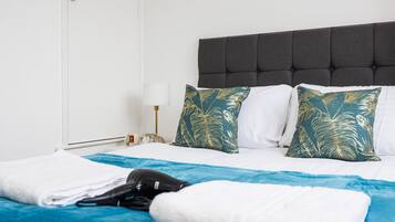 2 bedrooms, iron/ironing board, free WiFi, bed sheets