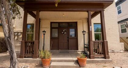 Spring Serenity! Chic 1BR Apt – Walk to UofA!
