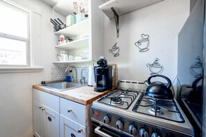 Frigorífic, microones, forn i placa de cuina 