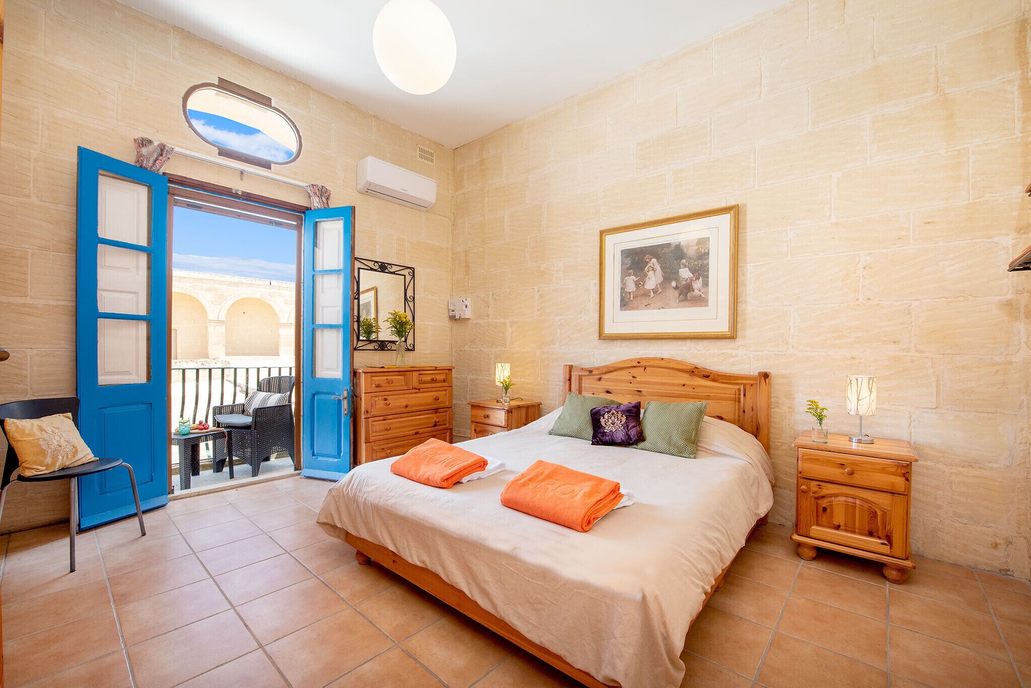 3 bedrooms, iron/ironing board, free WiFi, bed sheets