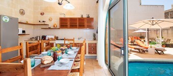 Ta Indri Holiday Home