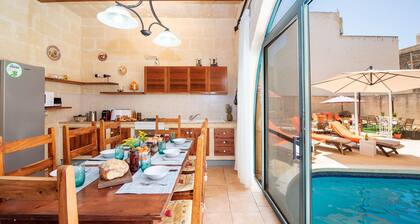 Ta Indri Holiday Home