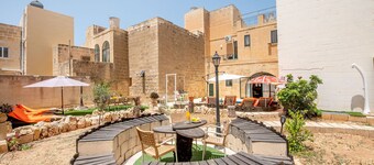 Ta Indri Holiday Home