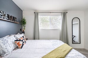 2 bedrooms, desk, iron/ironing board, free WiFi