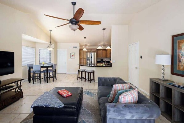 Smart TV, fireplace