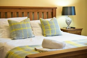 2 bedrooms, individually decorated, individually furnished, free WiFi