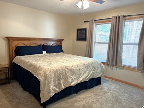 3 bedrooms, internet, bed sheets - North Country Retreat (Saint Ignace)