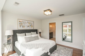 4 Schlafzimmer, Bügeleisen/Bügelbrett, Reisekinderbett, WLAN